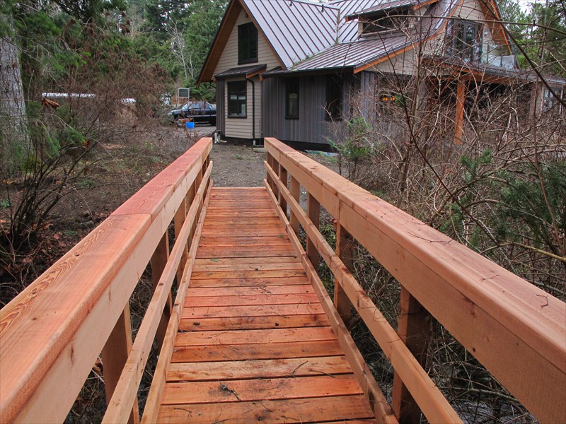 Residential Pedestrian Bridge Residential Pedestrian Bridge